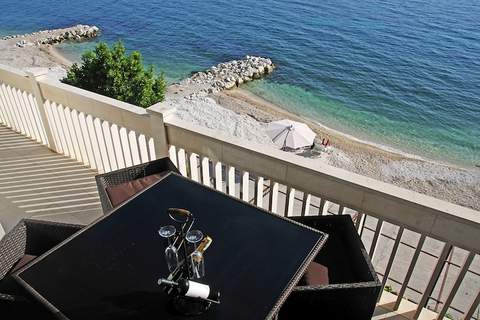 Luxury beach apartment - Ferienunterkunft in Podstrana (4 Personen)