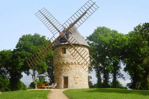 Ancient windmill Gommenec'h - Ferienunterkunft in Gommenec'h (4 Personen)