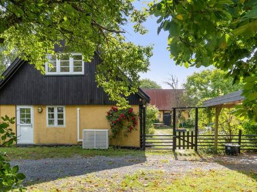 Ferienhaus Hansen - all inclusive - 5.2km from the sea  in 
Aakirkeby (Dnemark)