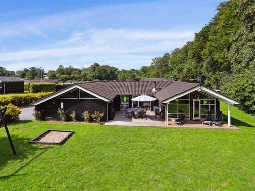Ferienhaus Edin - 150m from the sea