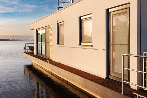 Houseboat Floating House Küstennebel 1 44 m² - Ferienunterkunft in Ribnitz-Damgarten (4 Personen)