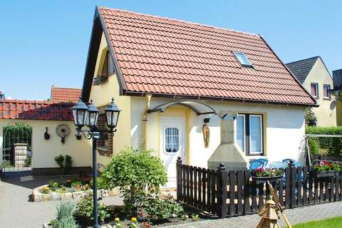 Ferienhaus Ribnitz-Damgarten-Ferienhaus Gerth - Ferienunterkunft in Ribnitz-Damgarten (4 Personen)