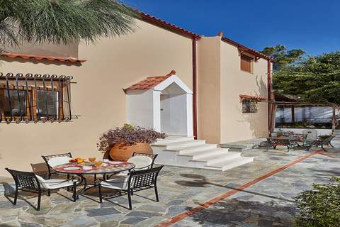 Villa Karteros - Ferienunterkunft in Karteros (11 Personen)