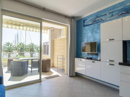 Ferienwohnung Blue Moon  in 
Santo Stefano al Mare (Italien)