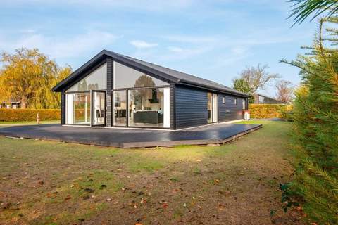 Ferienhaus in Brkop (8 Personen)