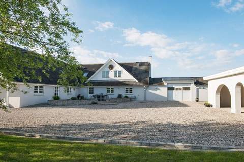 Ferienhaus in Ørsted (20 Personen)