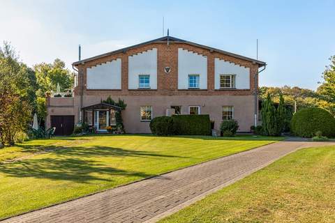 strandnahe Ferienwohnung Betty mit großem Garten - Appartement in Hinter Bollhagen (4 Personen)