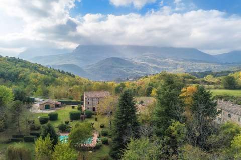 Fattoria 15 - Ferienhaus in Amandola (15 Personen)