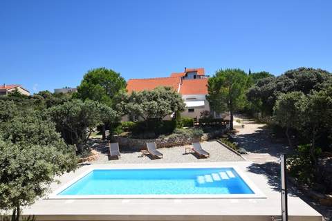 Apartment Petar - Ferienunterkunft in Mandre (5 Personen)