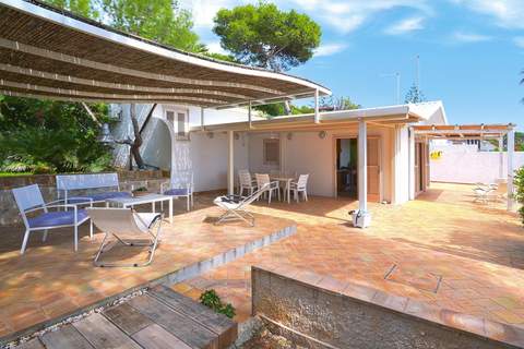 holiday home Fontane Bianche-Villa Margò - Ferienunterkunft in Fontane Bianche (4 Personen)