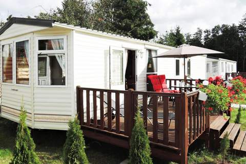 Holiday homes by the lake Kolczewo 1-4 pers - Ferienunterkunft in Kolczewo (4 Personen)