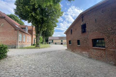 Ferienwohnung Am Alten Gutshof - Ferienunterkunft in Lübberstorf (6 Personen)