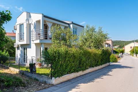 Holiday home Marija - Ferienunterkunft in Bibinje (8 Personen)