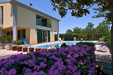 holiday home Floridia-Villa Paola mit Privatpool - Ferienunterkunft in Floridia (8 Personen)