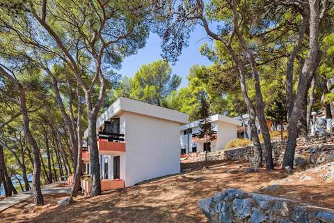 Apartments Fontana Resort Jelsa - One-bedroom Vintage Apartment 2&2 - 46 qm 4 Pers - Ferienunterkunft in Jelsa (4 Personen)
