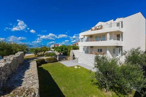 Villa AM1 - Ferienunterkunft in Nin (8 Personen)