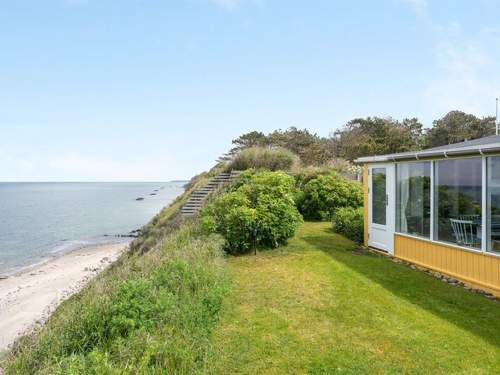 Ferienhaus Orwik - 30m from the sea