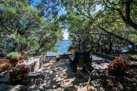 Beachfront  house Dunja - Ferienhaus in Posedarje (4 Personen)