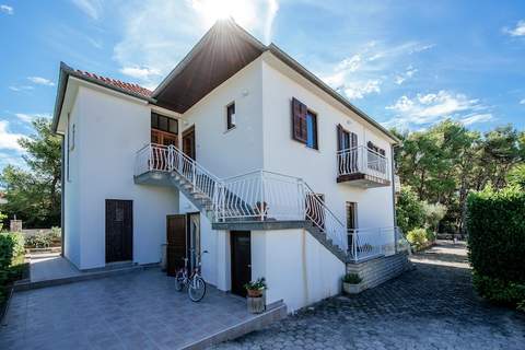 Apartment Jelenka - Ferienunterkunft in Pakostane (5 Personen)