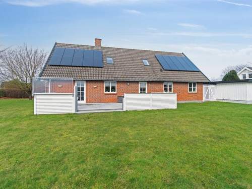 Ferienhaus Josie - 700m from the sea