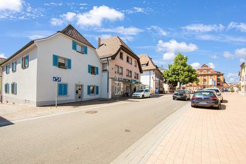Ferienwohnung am Marktplatz - Ferienunterkunft in Herbolzheim (12 Personen)