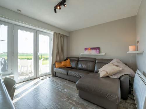 Ferienwohnung Laya with parking and shared pool