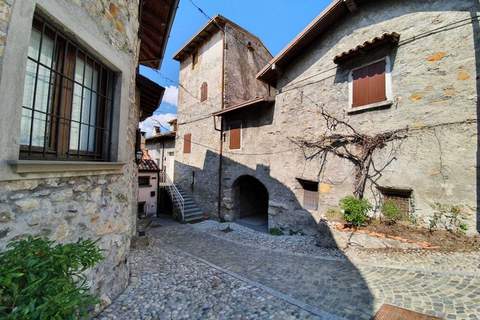 Casa Alla Torre - Ferienunterkunft in Marone (4 Personen)