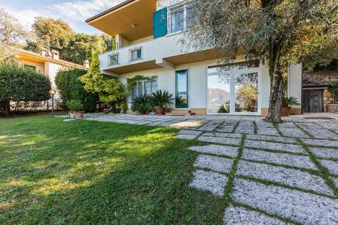 Villa Vista Lago - Villa in Torri del Benaco (10 Personen)