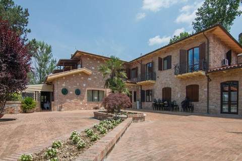 Villa Serra Alta 31 - Villa in Fermignano (31 Personen)