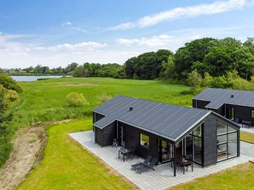 Ferienhaus Stygg - 75m from the sea
