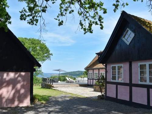 Ferienhaus Merrit - 250m from the sea