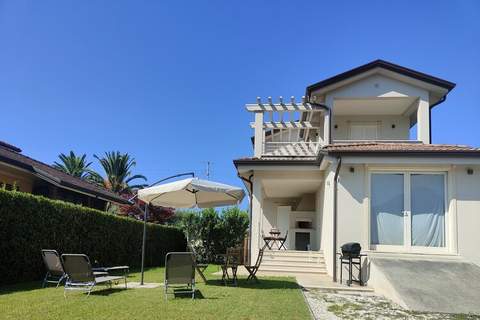 Casa Simone Lido di Camaiore - Ferienunterkunft in Lido Di Camaiore (4 Personen)