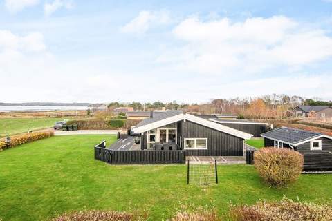 Ferienunterkunft in Knebel (8 Personen)