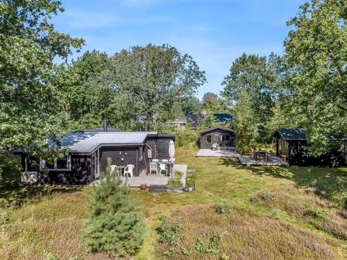 Ferienhaus Kai - 3.5km from the sea