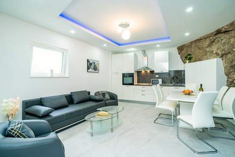 Hidden Gem Apartment - Two Bedroom Apartment with Terrace and Sea View - Ferienunterkunft in Molunat (5 Personen)