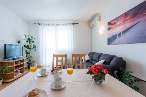 Apartment Lena - Three-Bedroom Apartment with Balcony and Sea View - Ferienunterkunft in Dubrovnik (5 Personen)