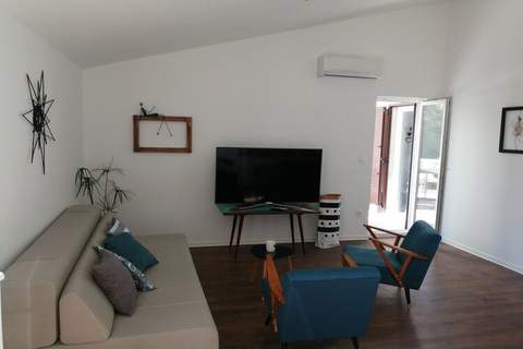 Apartments Tamara (ST)- Two Bedroom Apartment with Balcony (A2) - Ferienunterkunft in Lokva Rogoznica (6 Personen)