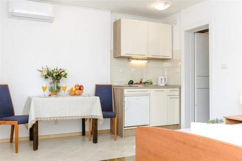Guest House Rooms Rose - Studio with Terrace - Ferienunterkunft in Molunat (2 Personen)