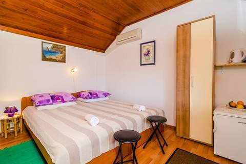 Apartments & Rooms Mihajica- Standard Double or Twin Room with Balcony and Sea View - Ferienunterkunft in Cavtat (2 Personen)