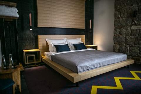 Rooms Lejletul (ST) - Deluxe Double Room with Square View (Berat) - Ferienunterkunft in Split (2 Personen)
