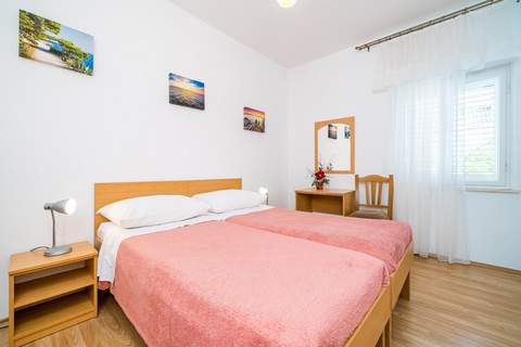 Guest House Villa Nina- Double Room with Garden View (S3 -Supetar) - Ferienunterkunft in Mlini (2 Personen)