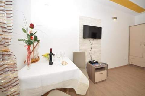 Guest House Mia (ST) - Twin Room with Private Bathroom (A2) - Ferienunterkunft in Split (2 Personen)