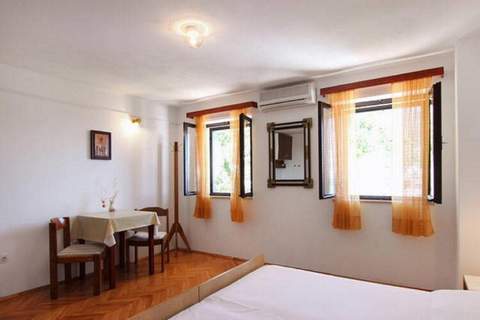 Apartments Nadia - Standard Studio Apartment(A2) - Ferienunterkunft in Bol (2 Personen)