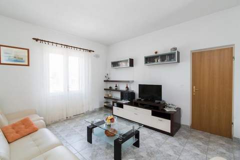 Apartment Alana - Two Bedroom Apartment with Terrace and Sea View - (ST) - Ferienunterkunft in Supetar (4 Personen)