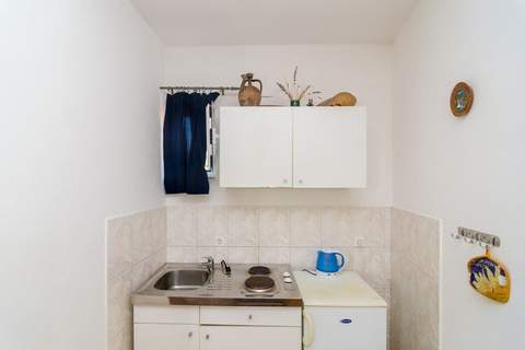 Apartments Rašica Molunat- Standard Studio Apartment with Patio and Side Sea View (Apt 14) - Ferienunterkunft in Molunat (2 Personen)
