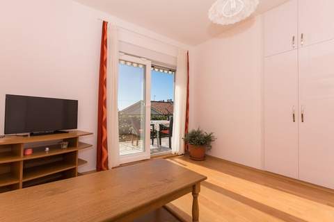 Apartments Mastelić - Three Bedroom Apartment with Terrace and Sea View - Ferienunterkunft in Trogir (6 Personen)