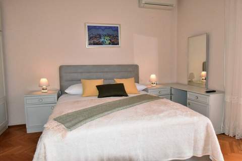 Guest House Kanjuo - Double Room with Terrace and Garden View - Ferienunterkunft in Mlini (2 Personen)