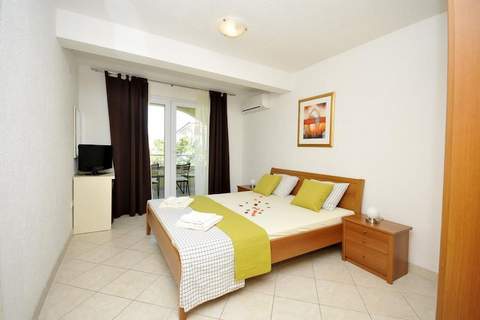 Apartments Villa Moonlight - Two Bedroom Apartment with Sea View Terrace(Family) - Ferienunterkunft in Okrug Gornji (5 Personen)
