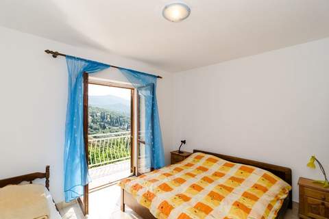 Villa Peragić - Triple Room with Balcony and Private External Bathroom - Ferienunterkunft in Molunat (3 Personen)
