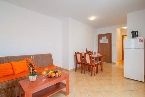 Apartments Island Beat - Two Bedroom Apartment with Balcony (A9) (prizemlje)(ST) - Ferienunterkunft in Supetar (4 Personen)